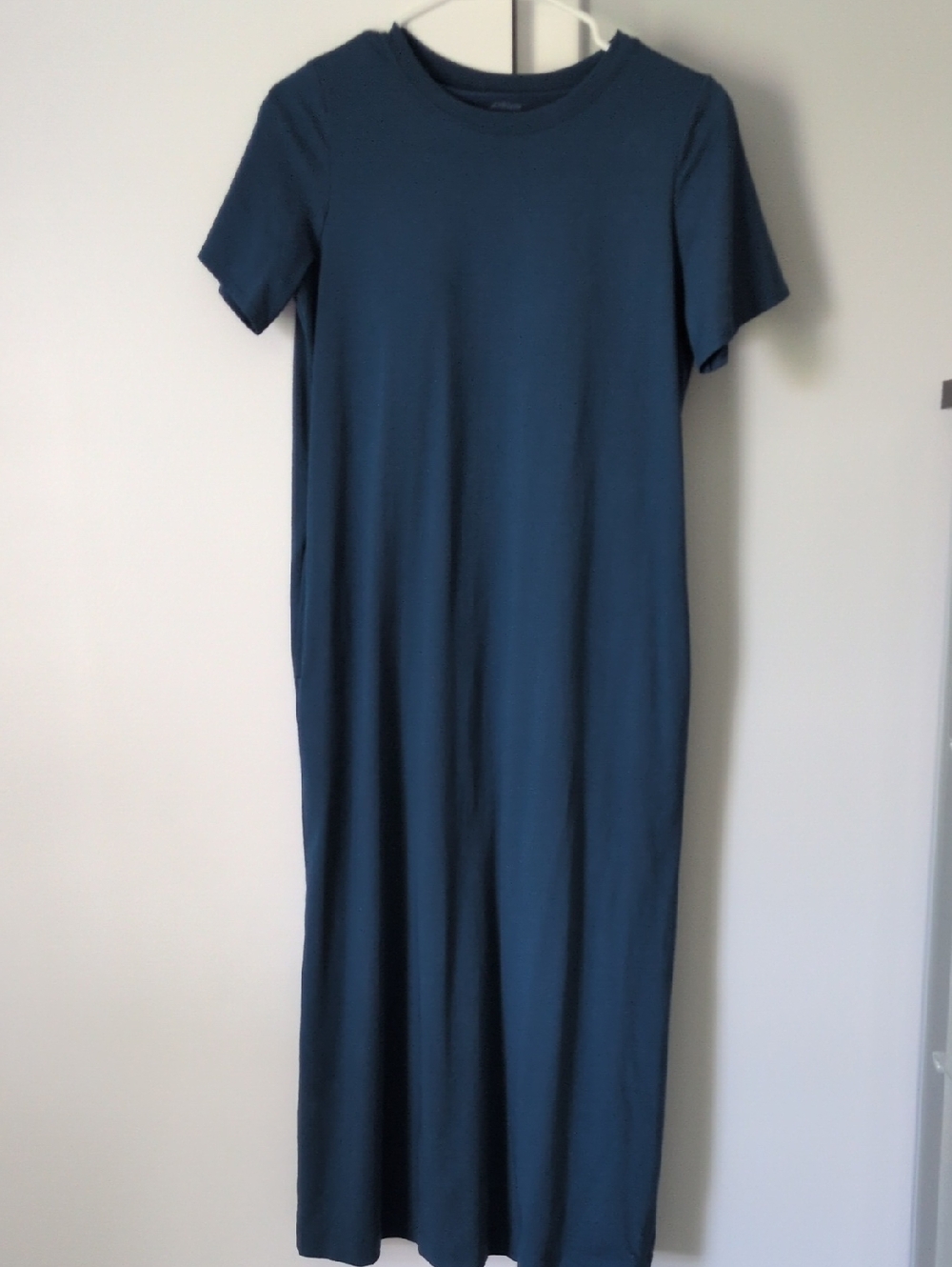 Uniqlo Airism Crewneck Maxi Dress in Deep Teal